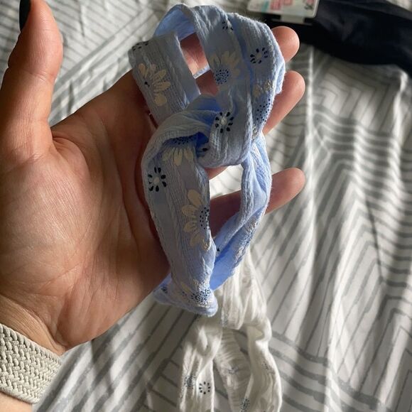 🌼3/$15🌼 Pair of stretchy headbands - Picture 4 of 7